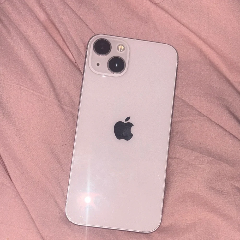 UNLOCKED pink iphone 13 , in perfect condition